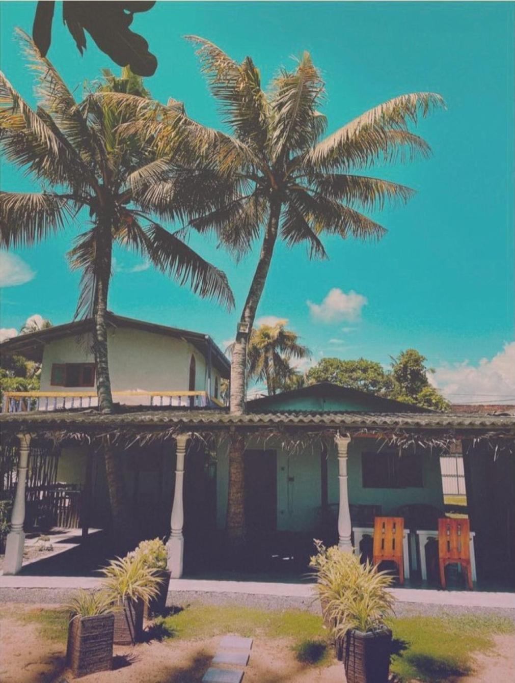 Together Beach House Midigama Timur Bagian luar foto