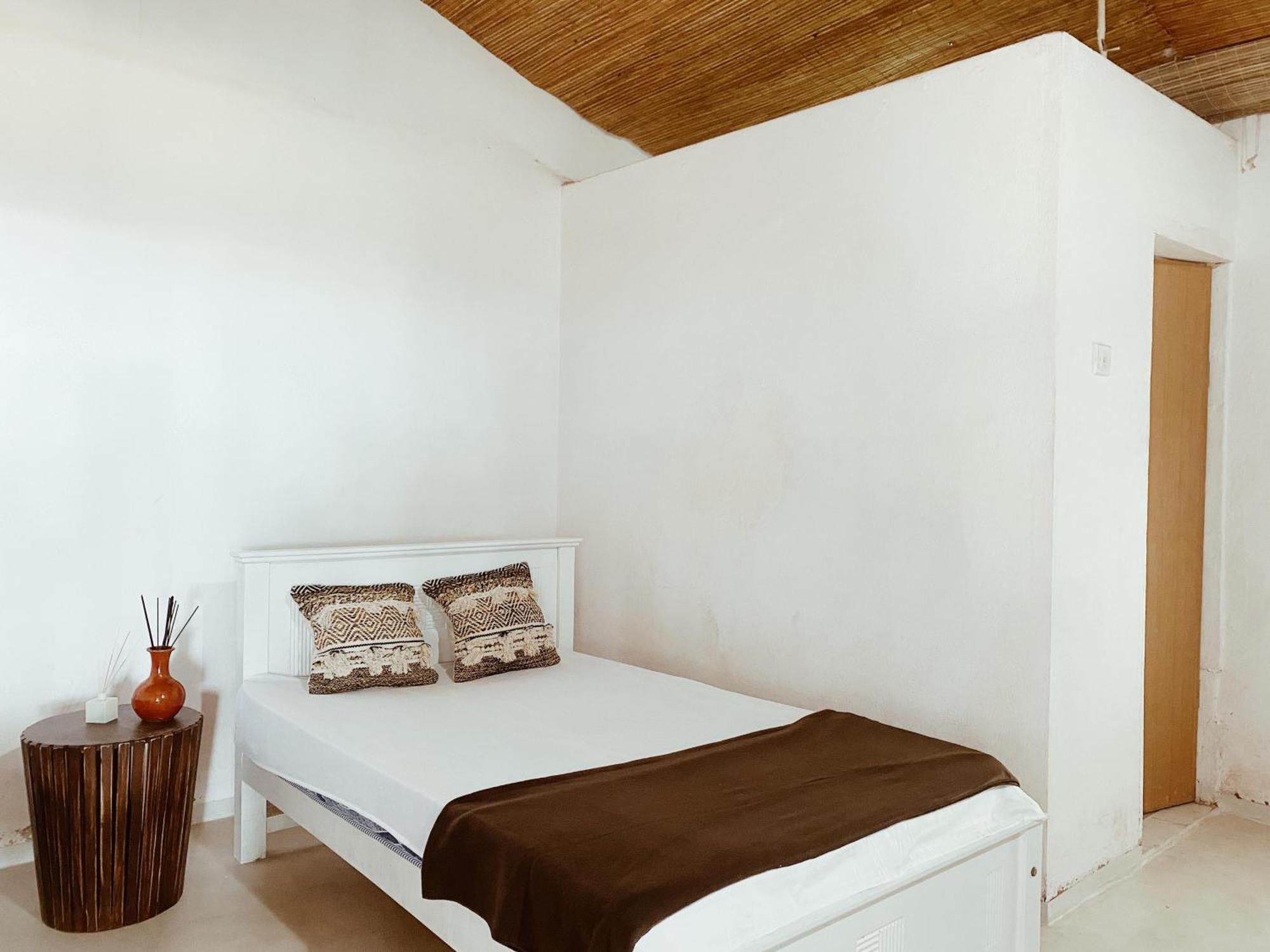 Together Beach House Midigama Timur Bagian luar foto